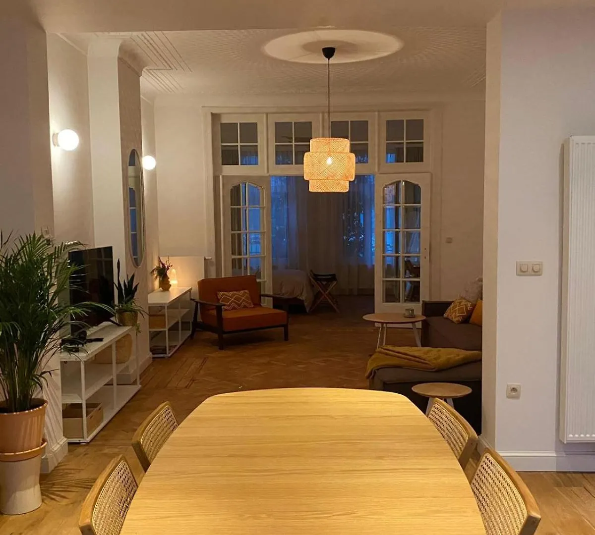 Completely Renovated Apartment أنتويرب