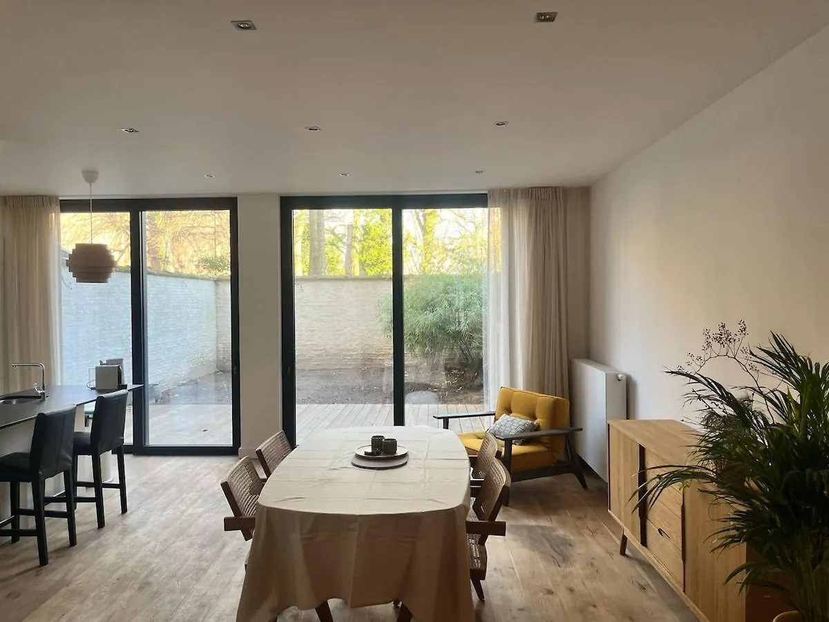 Completely Renovated Apartment أنتويرب