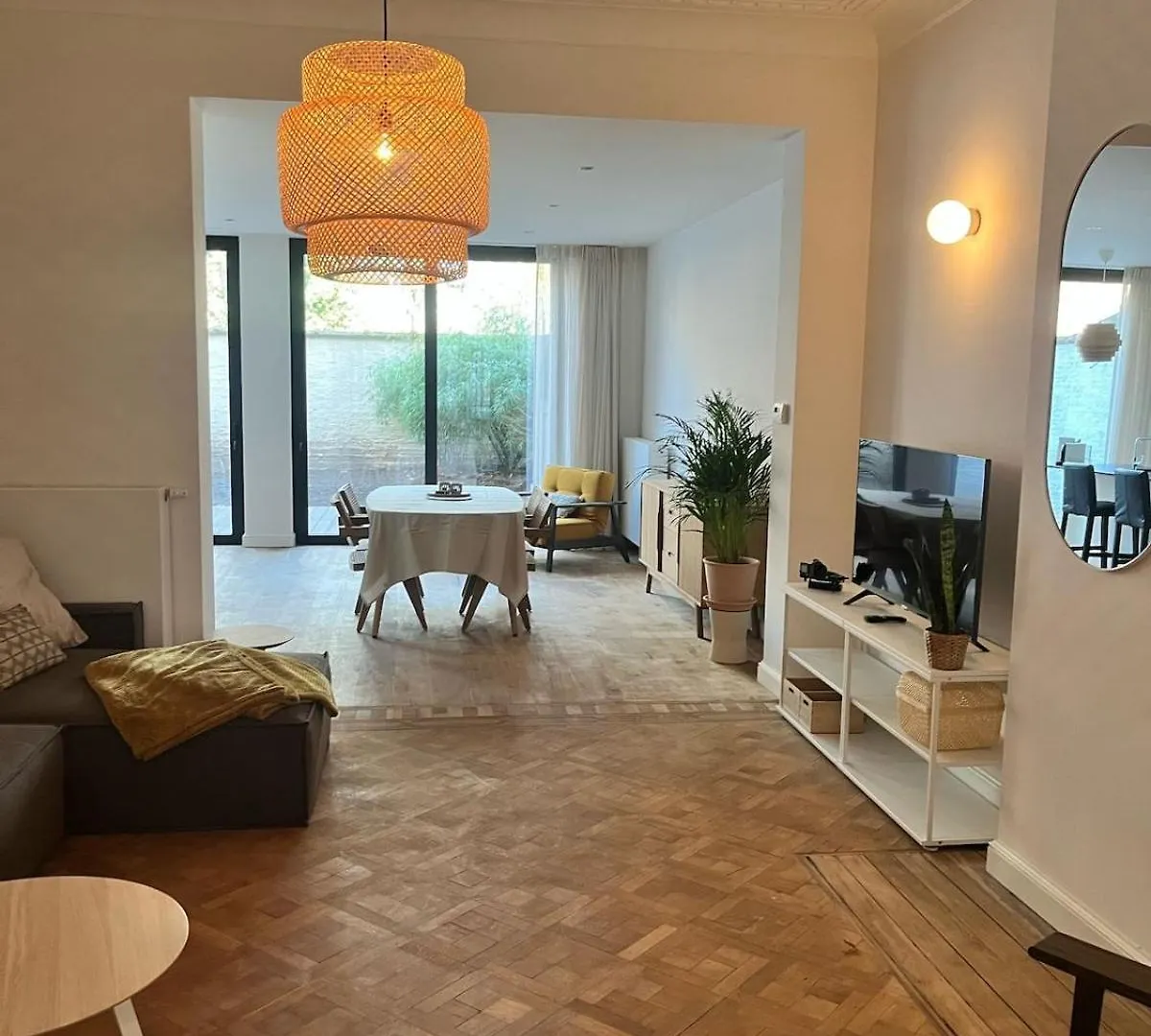 Completely Renovated Apartment أنتويرب